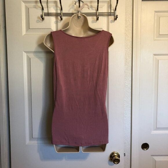 Saks Fifth Avenue Sleeveless Front Ruffle Mauve Top Size Medium - Picture 4 of 7
